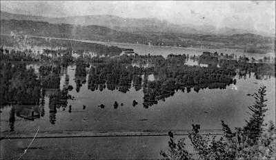 An aerial view of the 1948 flood. The Columbia River is in the background. Photo courtesy of the Troutdale Historical Society.