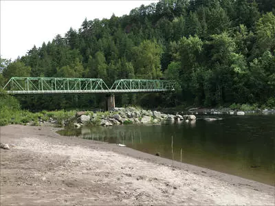 Beach at Glenn Otto Park looking toward the Sandy River bridge