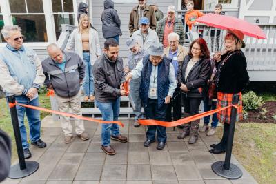 Troutdale Mayor Randy Lauer and local historian Sharon Nesbit open the Gateway to the Gorge Visitor Center