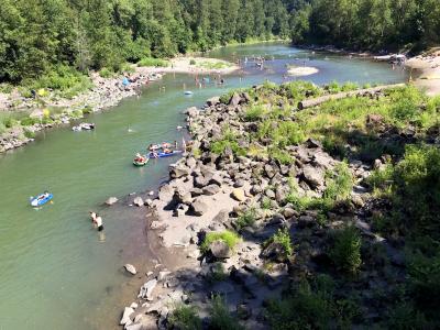 floating_sandy-fixed.jpg People swimming in the Sandy River at Glenn Otto Park