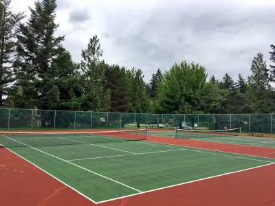 Tennis courts at Lewellyn Park