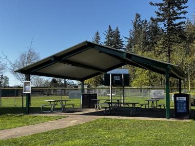 Picnic shelter at Columbia Park inTroutdale