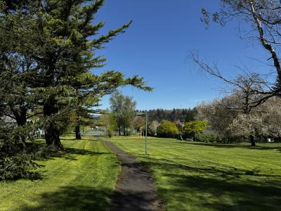 Paved path at Weedin Park in Troutdale